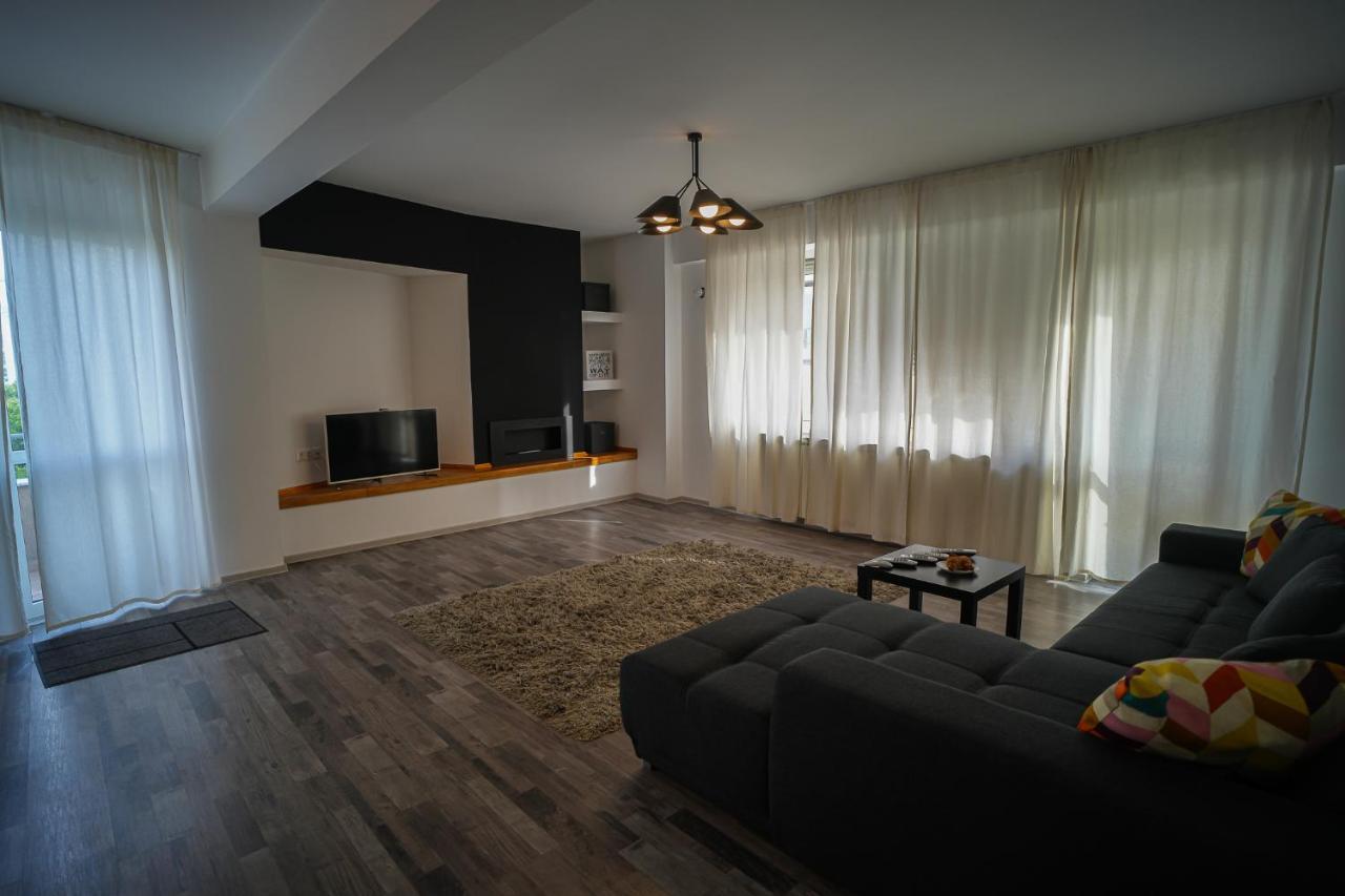 Penthouse With Huge Rooftop & Amazing City View Бухарест Экстерьер фото